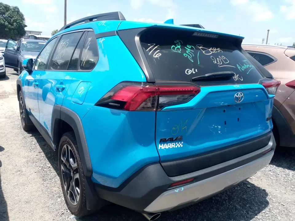 2019 Toyota Rav4 — sold vehicle — photo 3