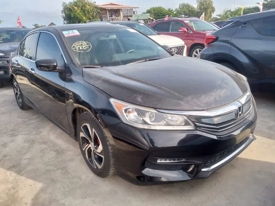 2016 Honda Accord — photo 2