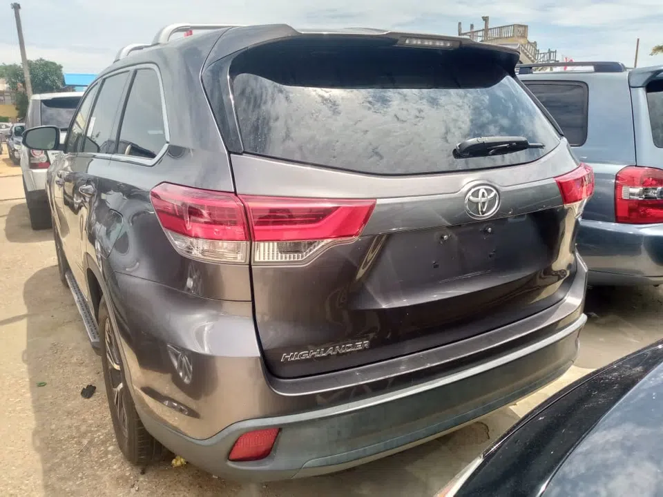 2019 Toyota Highlander — photo 3