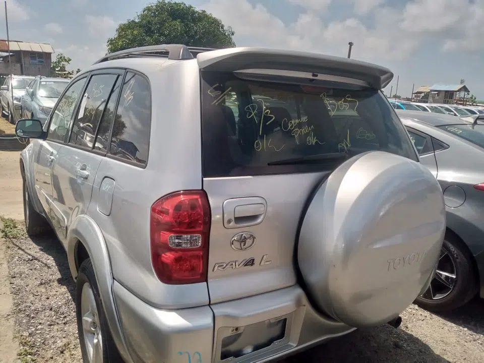2004 Toyota Rav4 — photo 3