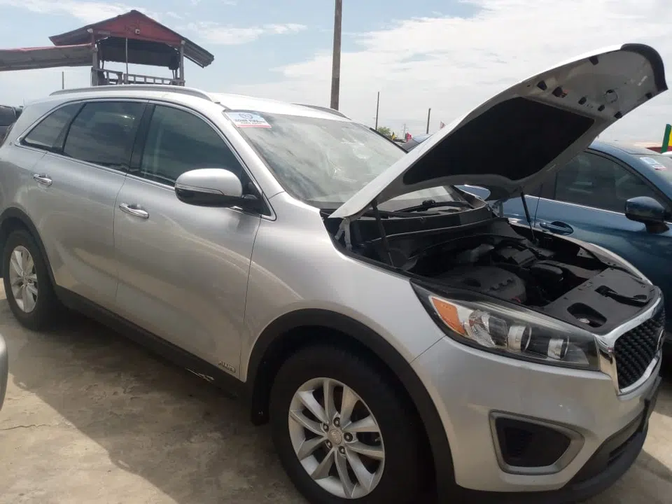 2016 Kia Sorento — photo 2