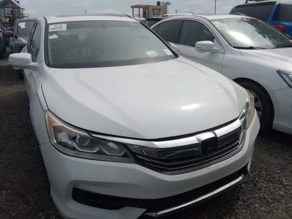 2016 Honda Accord photos, price and features