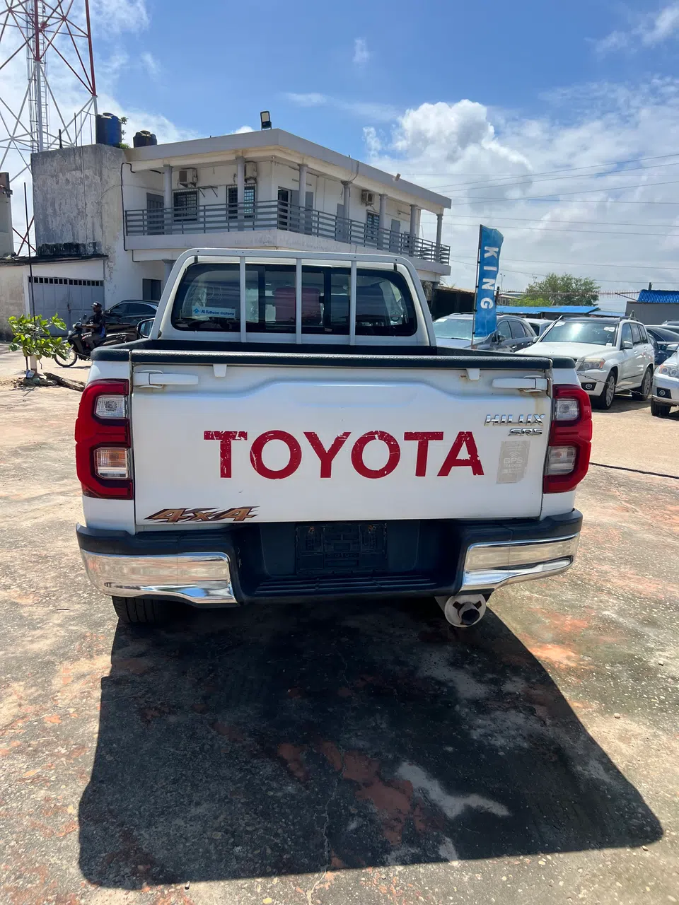 2021 Toyota Hilux — photo 2