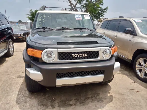 2012 Toyota Fj Cruiser – photos, prix et caractéristiques