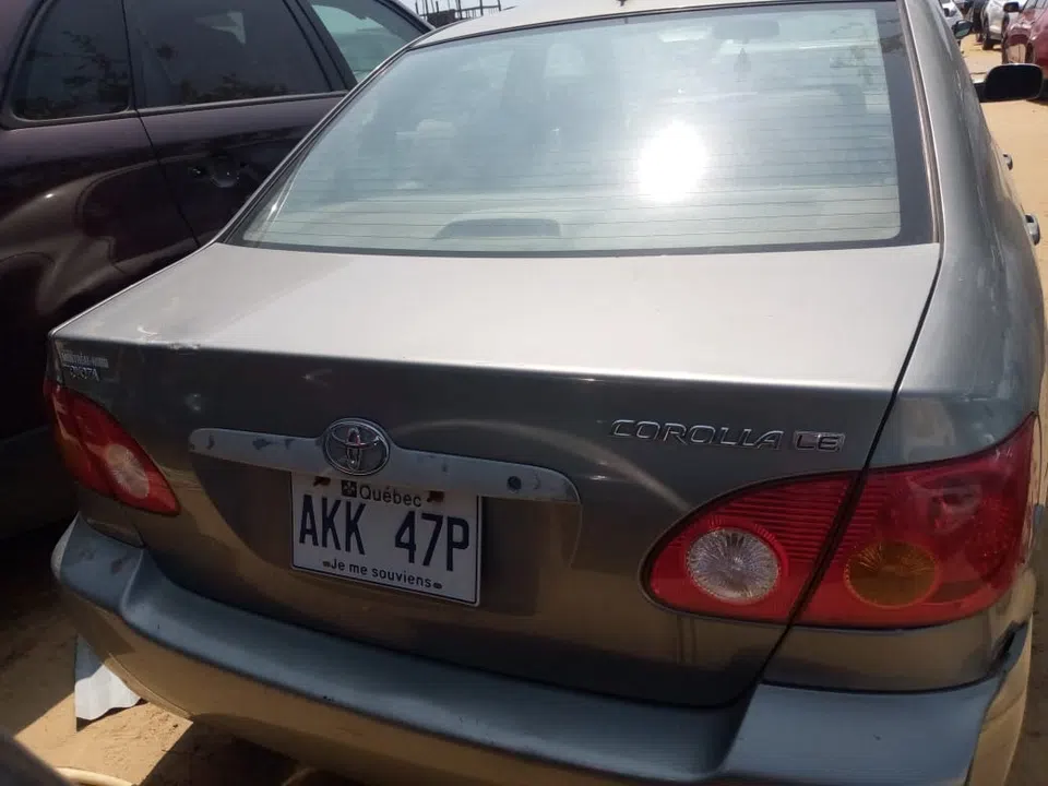 2004 Toyota Corolla — photo 3