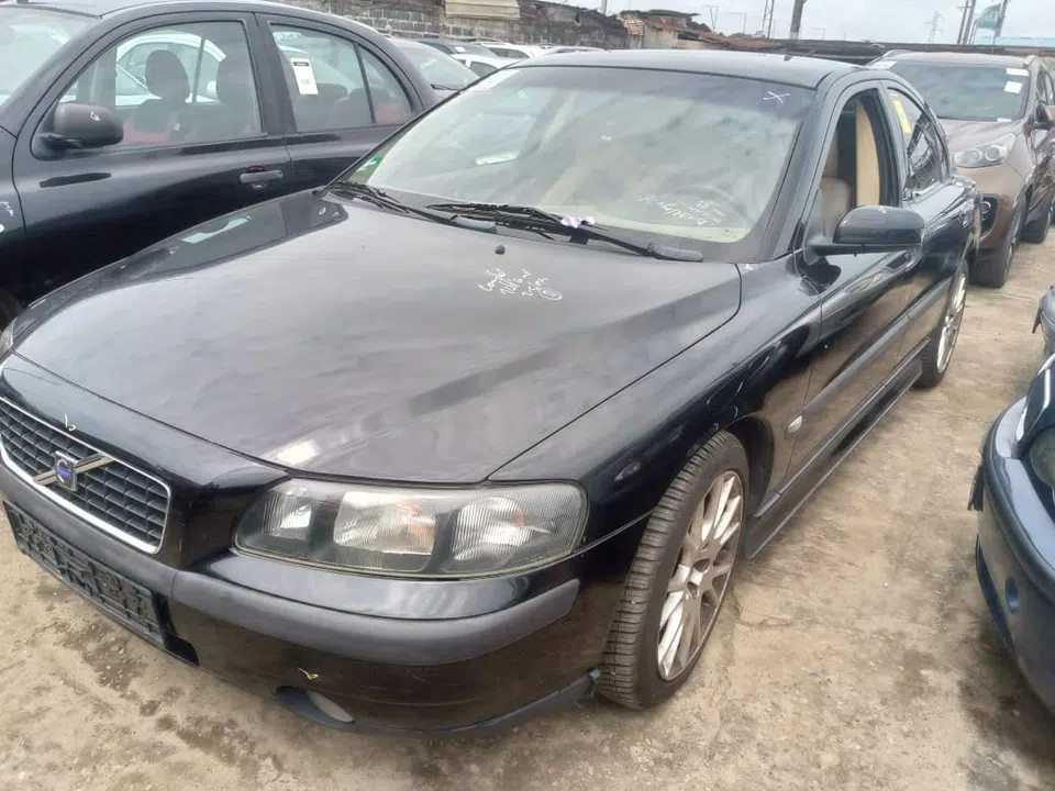 2004 Volvo S60