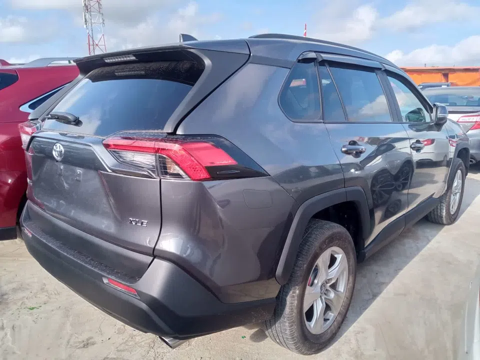 2021 Toyota Rav4 — photo 3