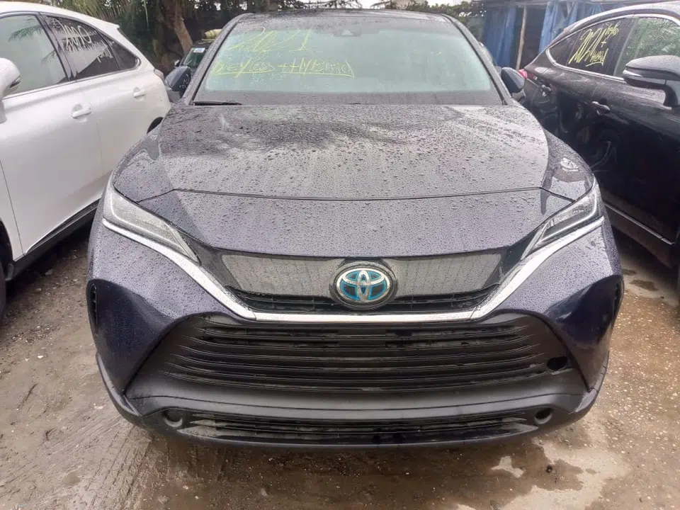2021 Toyota Venza — photo 3
