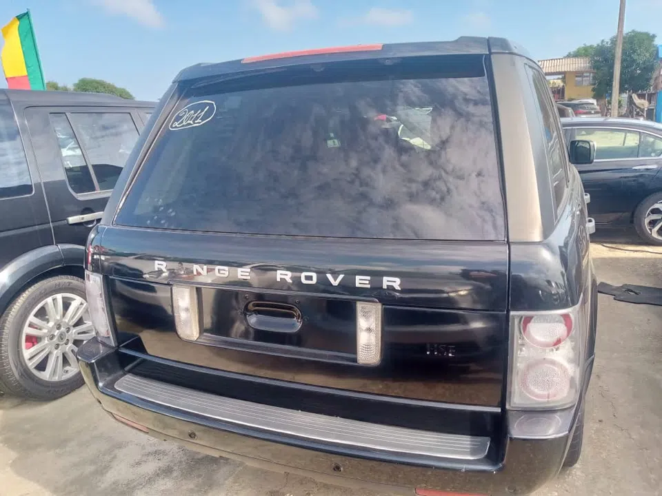 2011 Land-Rover Rover — photo 3