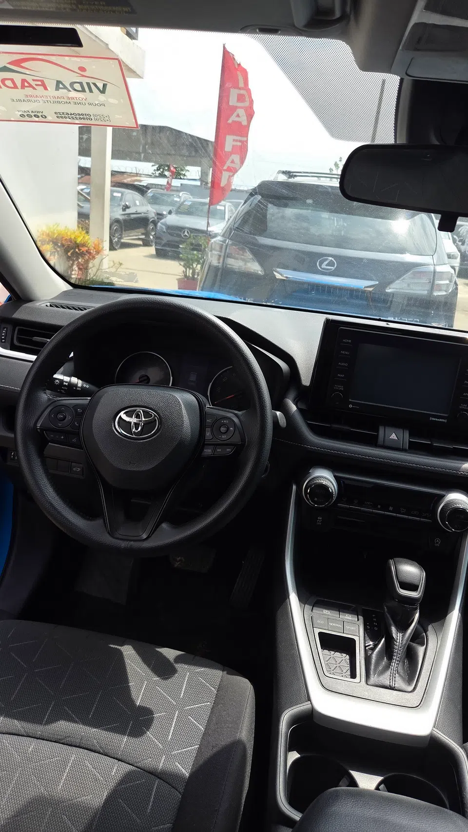 2020 Toyota Rav4 xle — photo 3