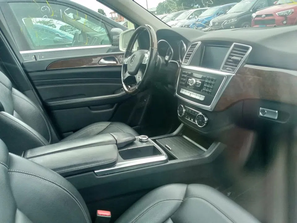 2012 Mercedes-Benz Ml-Class — photo 2