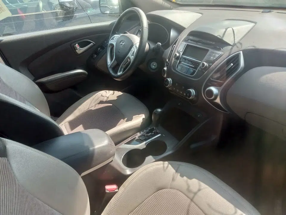 2012 Hyundai Tucson — photo 2