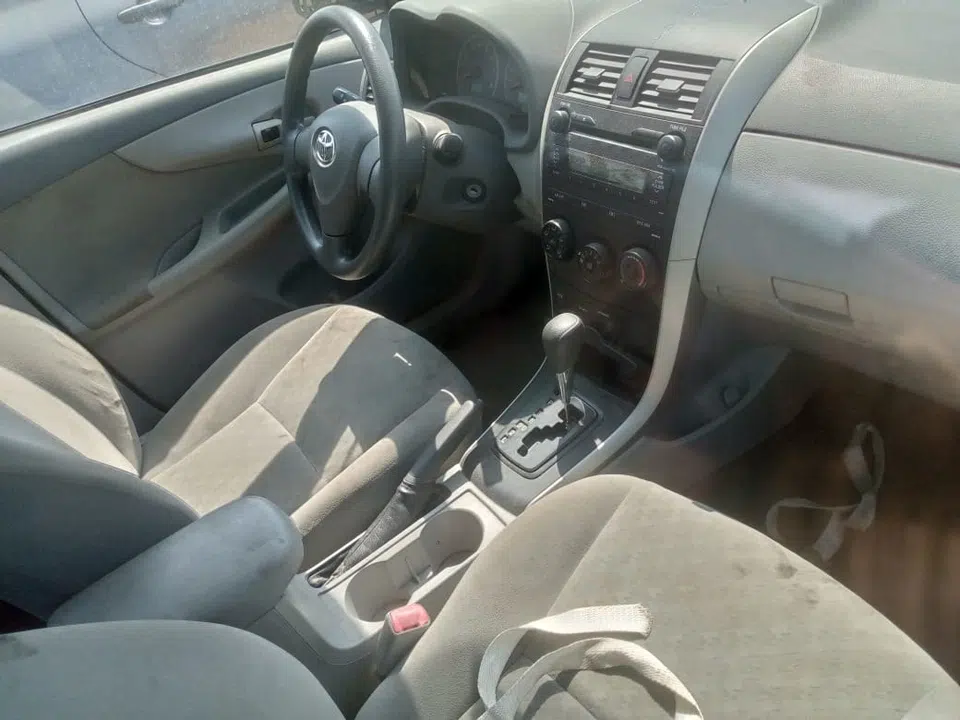 2009 Toyota Corolla — photo 2