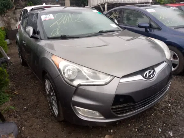2012 Hyundai Veloster photos, price and features
