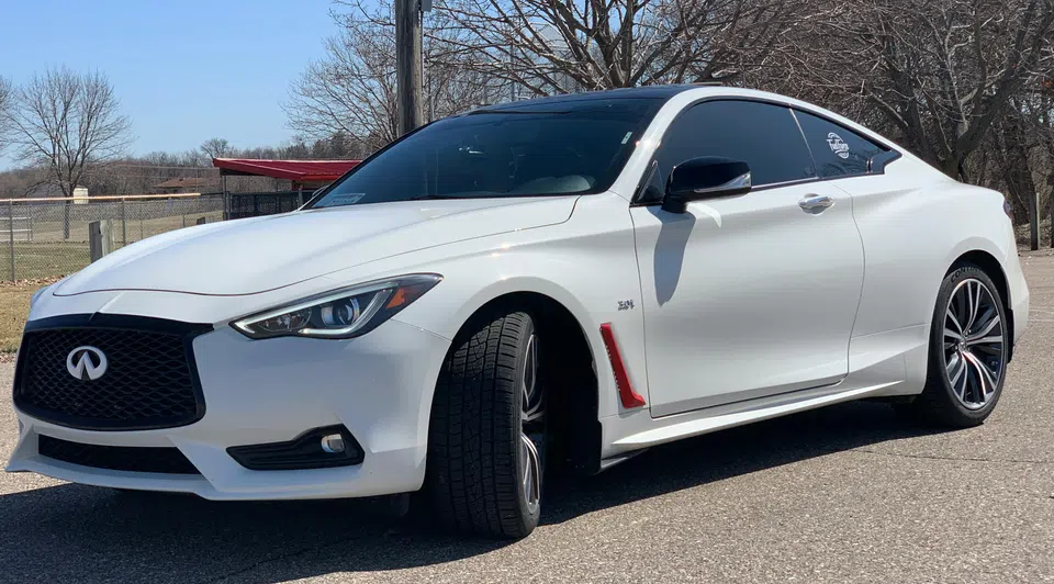 2022 Infiniti Q60 luxe – photos, prix et caractéristiques