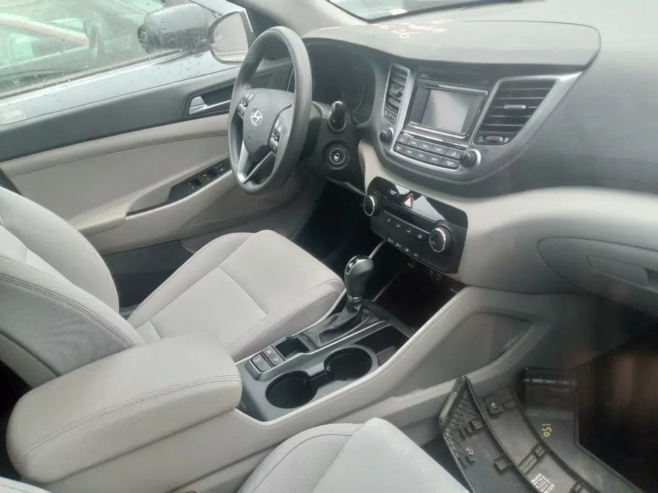 2017 Hyundai Tucson — photo 2