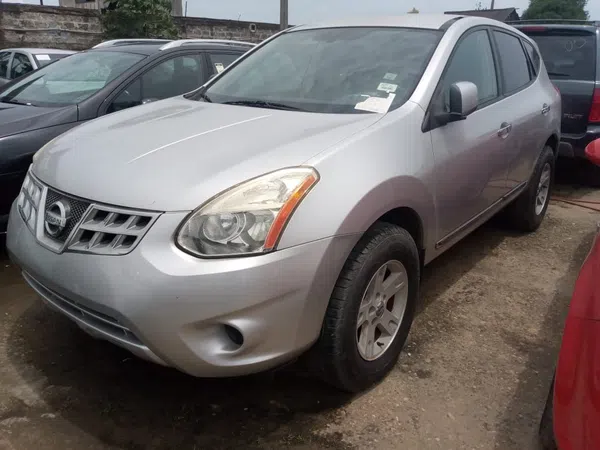 2012 Nissan Rogue photos, price and features