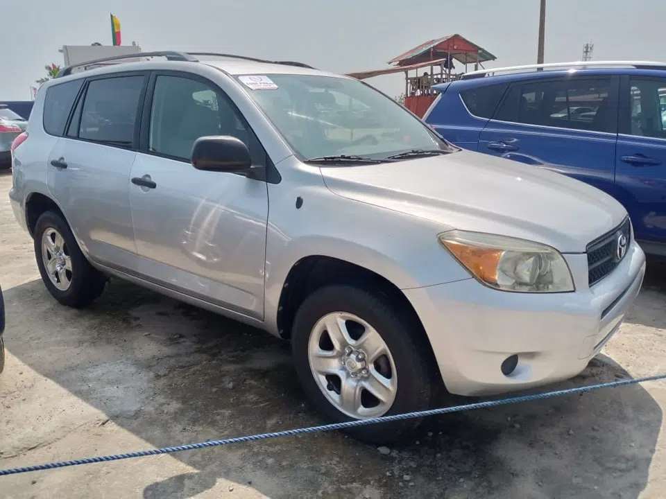 2006 Toyota Rav4 — photo 2