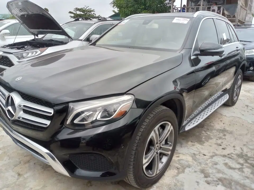 2019 Mercedes-Benz Glc 300 — photo 2