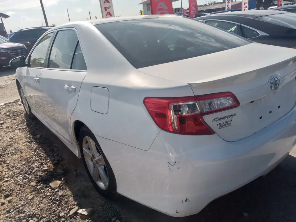 2013 Toyota Camry — photo 3