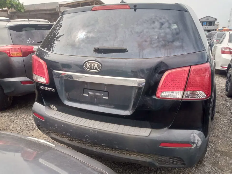 2012 Kia Sorento — photo 2