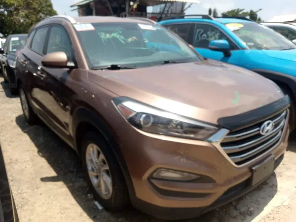 2016 Hyundai Tucson photos, price and features