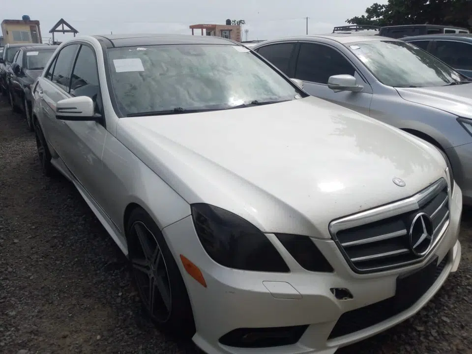 2011 Mercedes-Benz E-Class — photo 1