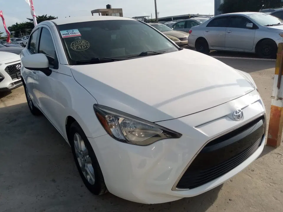 2018 Toyota Yaris — photo 2