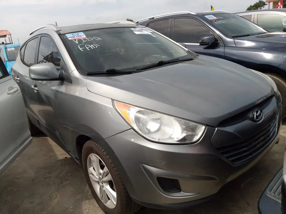 2011 Hyundai Tucson — photo 2