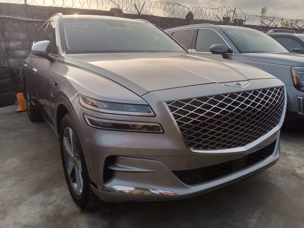 2021 Genesis Gv80 — photo 1