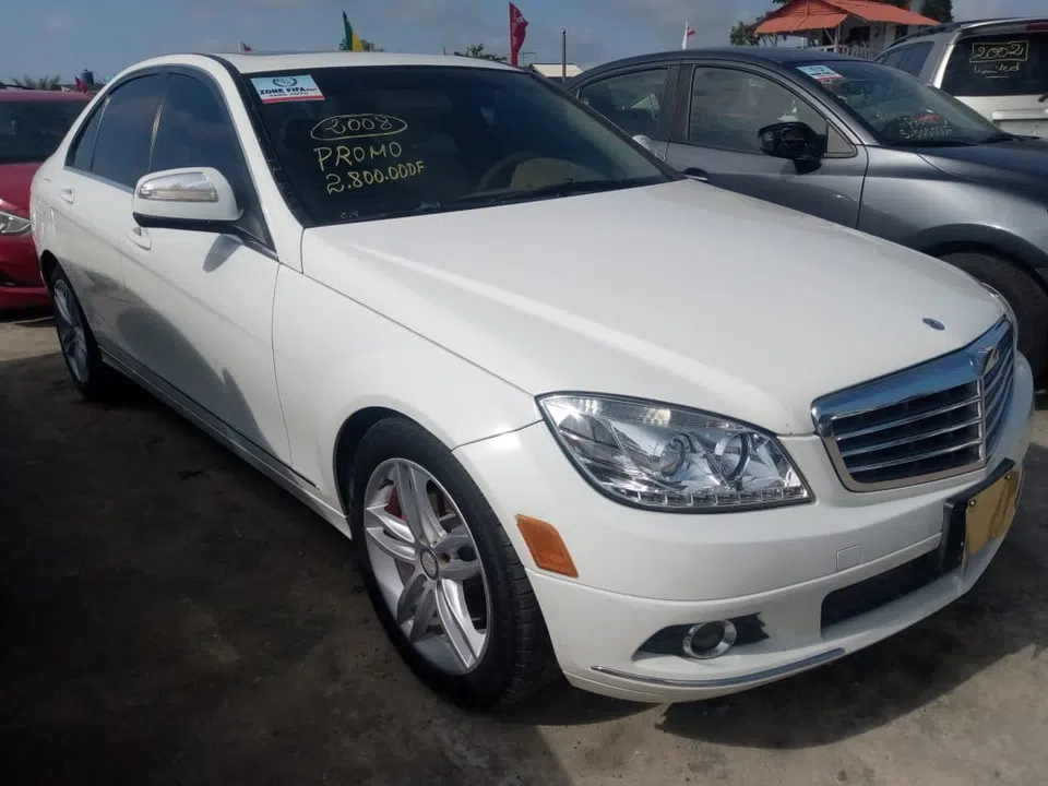 2008 Mercedes-Benz C 300 — photo 2