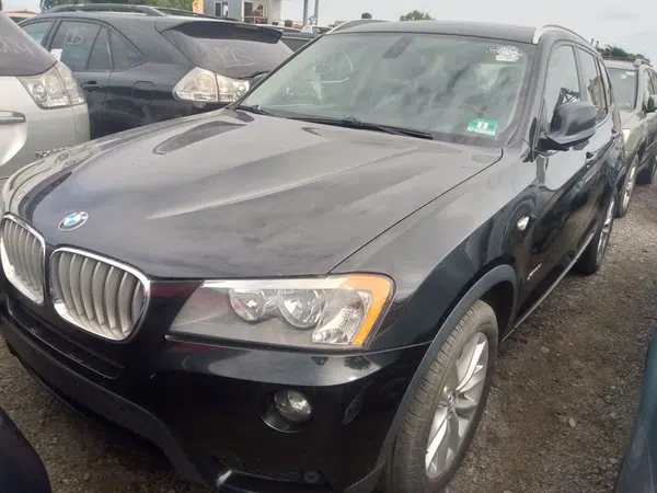 2012 BMW X3 photos, price and features
