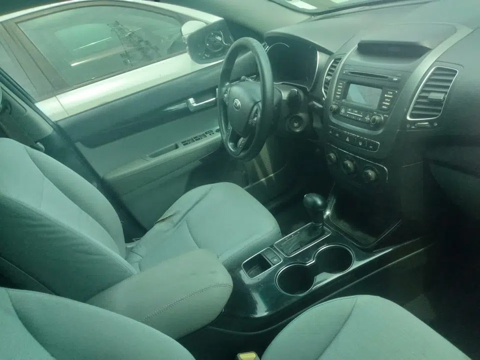 2014 Kia Sorento — photo 2