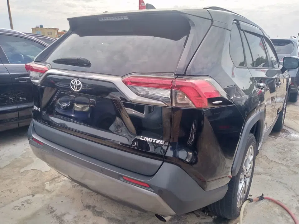2019 Toyota Rav4 — photo 3