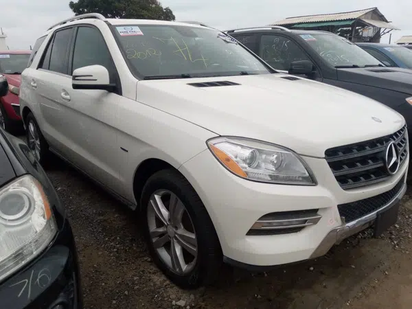 2012 Mercedes-Benz Ml-Class photos, price and features
