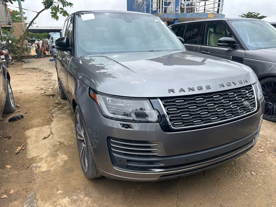 2020 Range Rover sv — photo 2