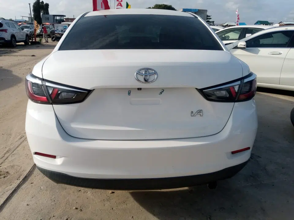 2018 Toyota Yaris — photo 3