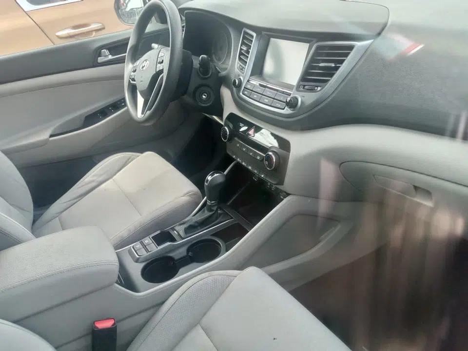 2018 Hyundai Tucson — photo 2
