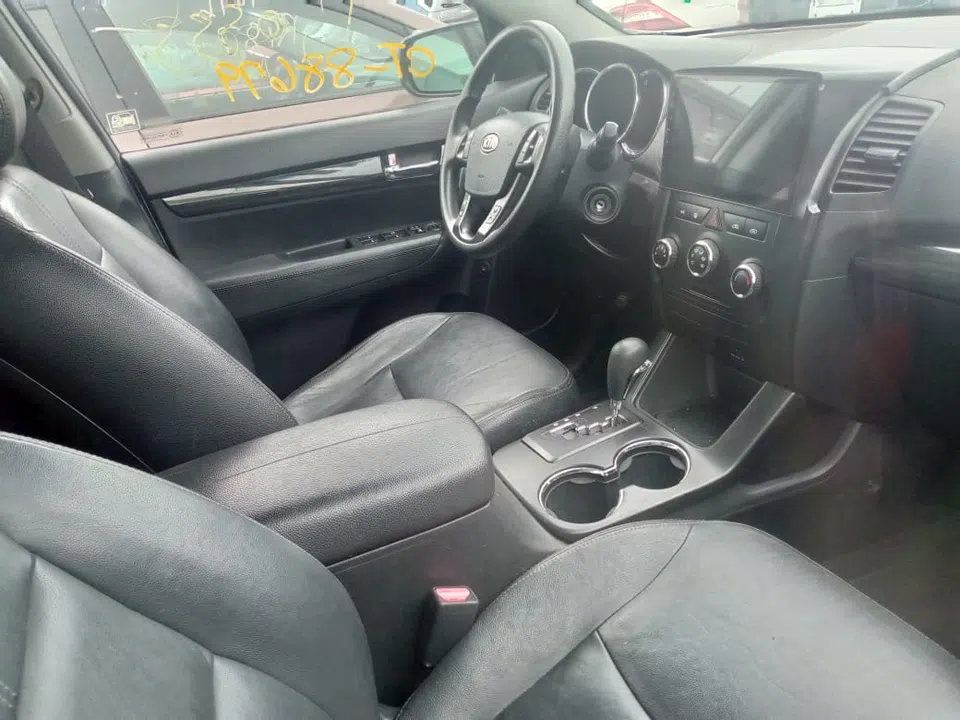 2013 Kia Sorento — photo 2