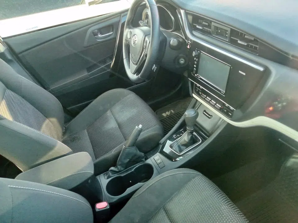 2018 Toyota Corolla Im — photo 2