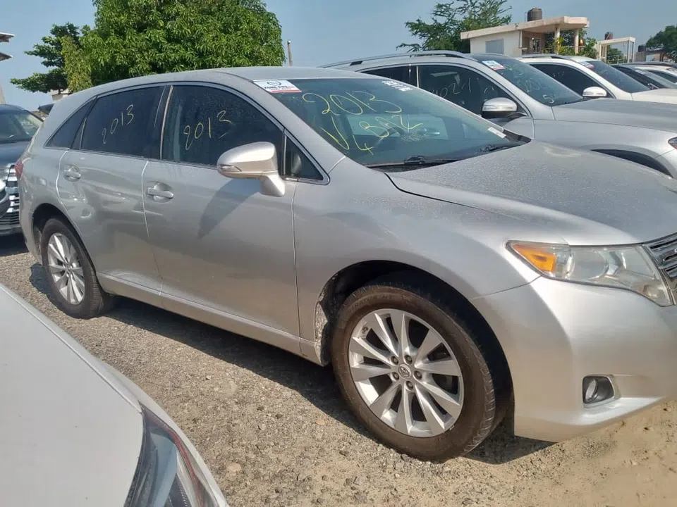 2013 Toyota Venza — photo 2