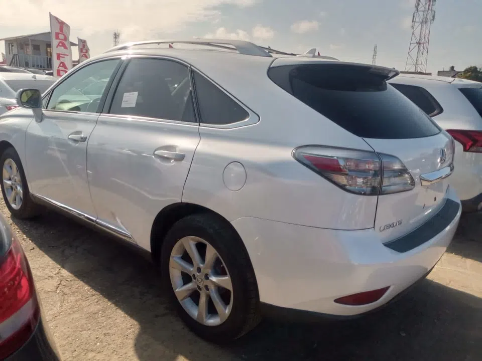 2010 Lexus Rx350 — photo 2