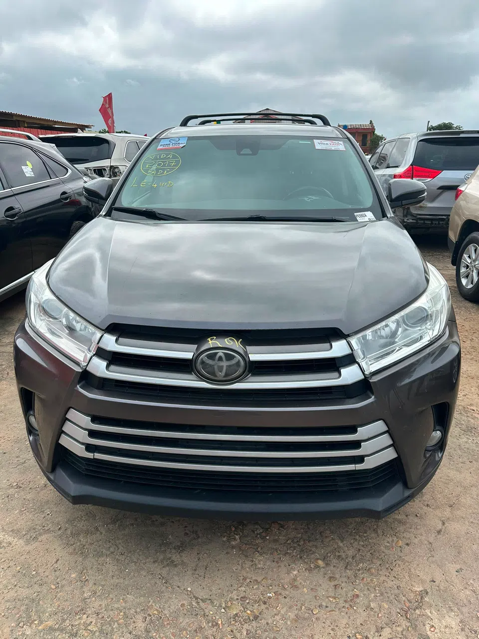2017 Toyota Highlander le — photo 3