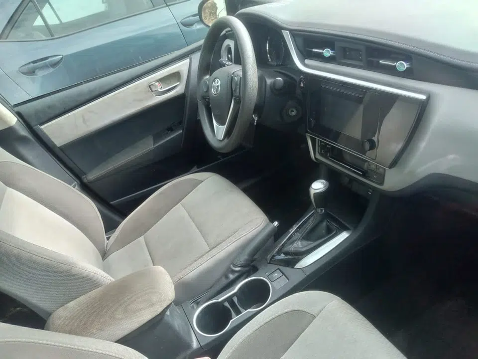 2018 Toyota Corolla — photo 3