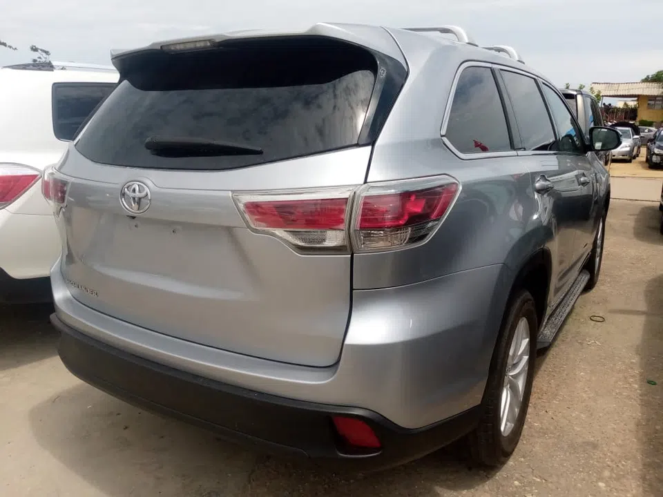 2016 Toyota Highlander — photo 3