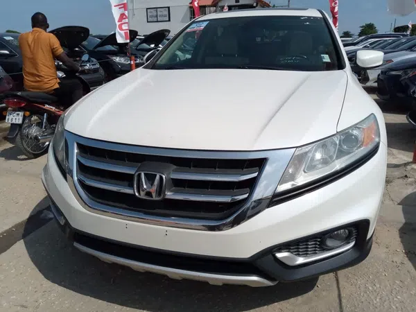 2013 Honda Accord Cross Tour – photos, prix et caractéristiques