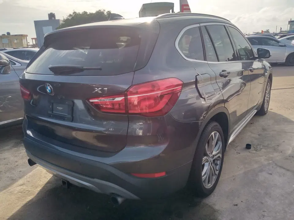 2017 BMW X1 — photo 3