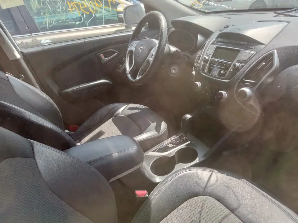 2011 Hyundai Tucson — photo 2