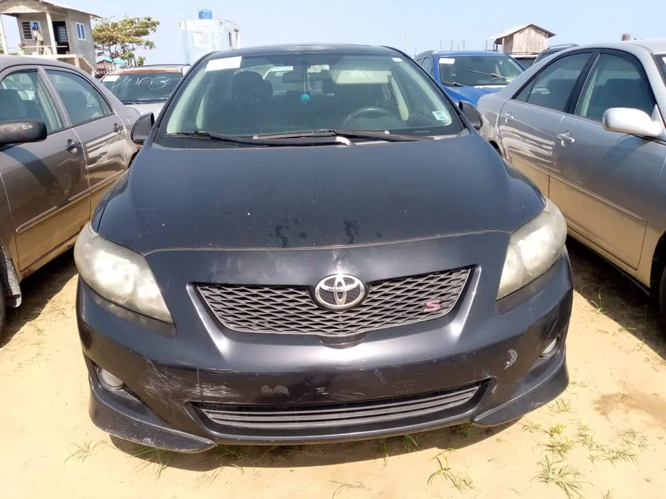 2009 Toyota Corolla — photo 2