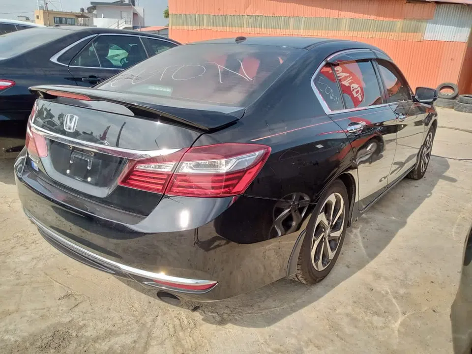 2016 Honda Accord — photo 3
